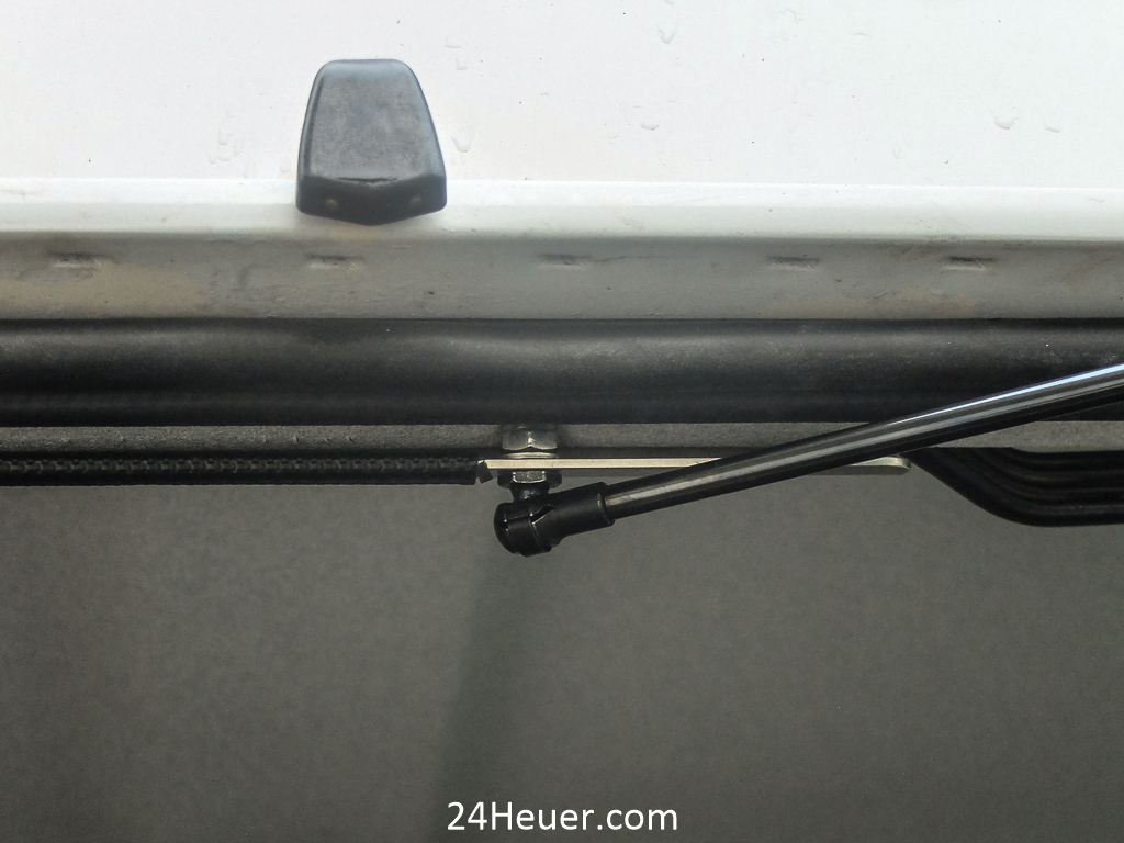 Land Rover Defender 110 Nakatanenga Rear Door Gas Strut 24Heuer